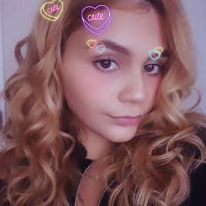 Meet your Posher, Desiree